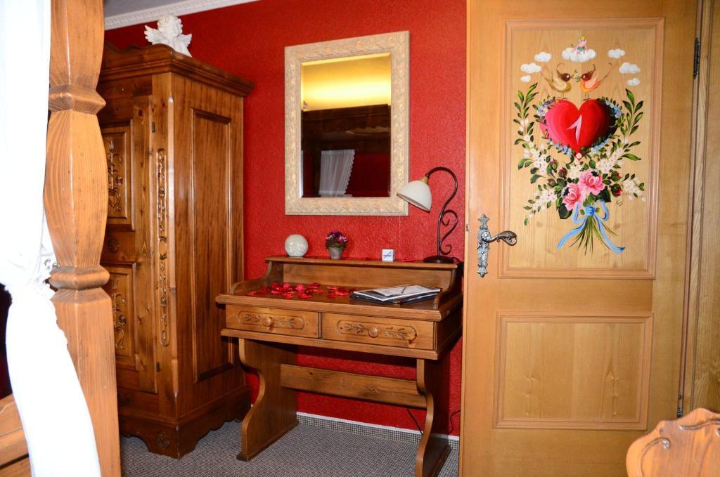 Kofflers-Heuriger Hotel Ettlingen Quarto foto