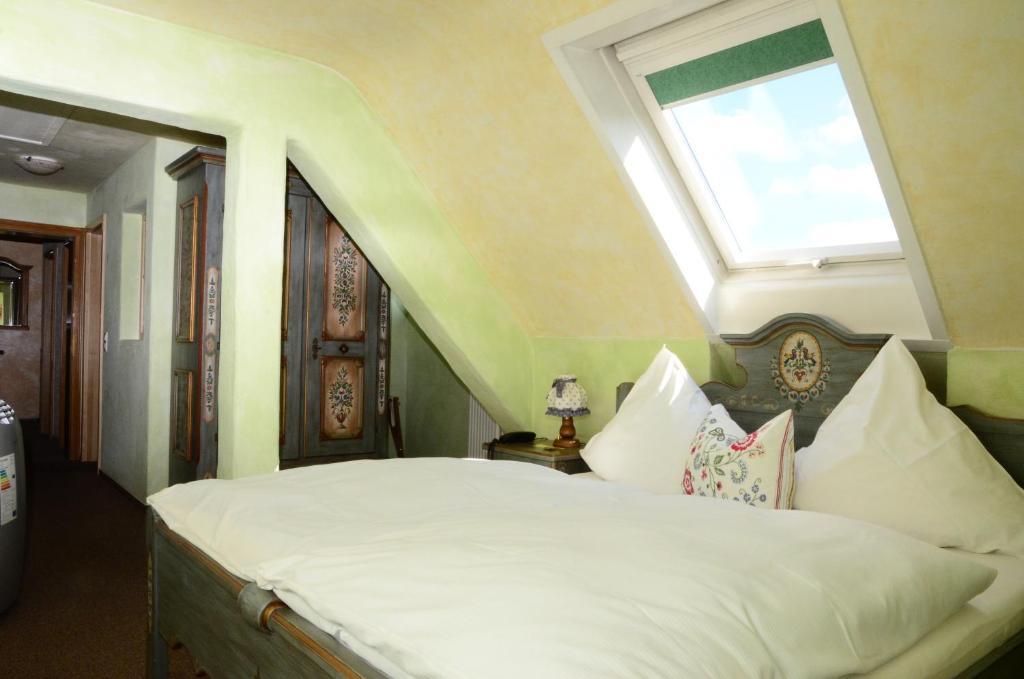 Kofflers-Heuriger Hotel Ettlingen Quarto foto